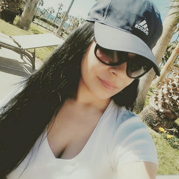 Meet your Posher, Edith - Picture 4 of 6